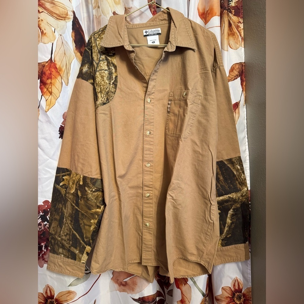 Columbia Shooting Button Up Tan/Camo Shirt